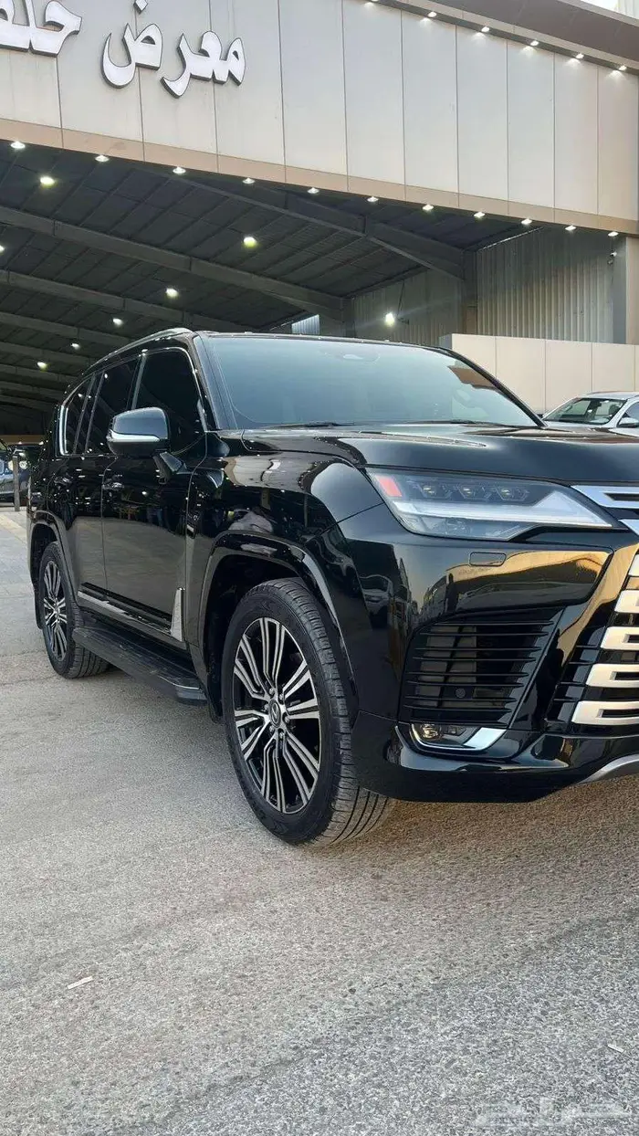 لكزس LX600 موديل 2025 - معرض خلف للسيارات 1