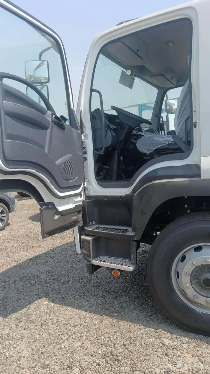 ايسوزو شاحنة 13 طن شاص قصير موديل 2025 6