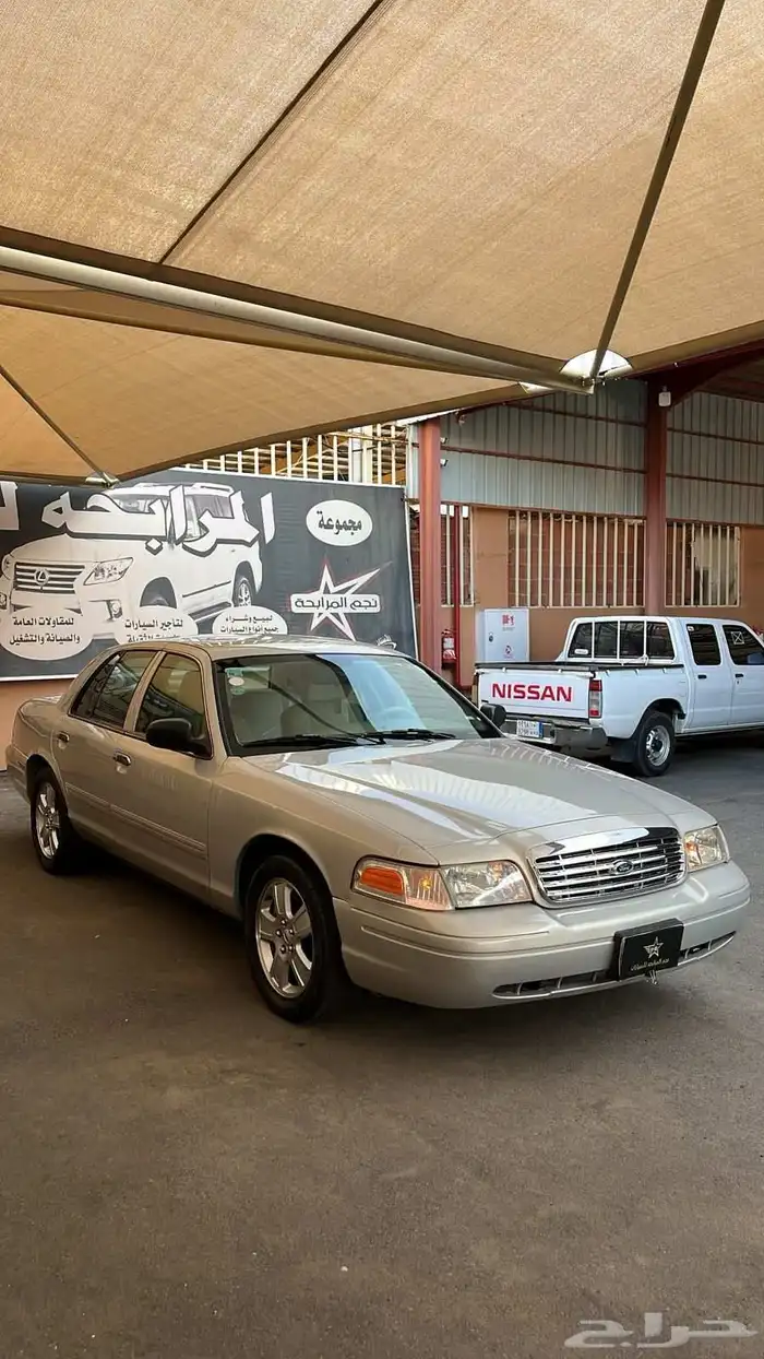 فورد كراون فكتوريا 2011 1