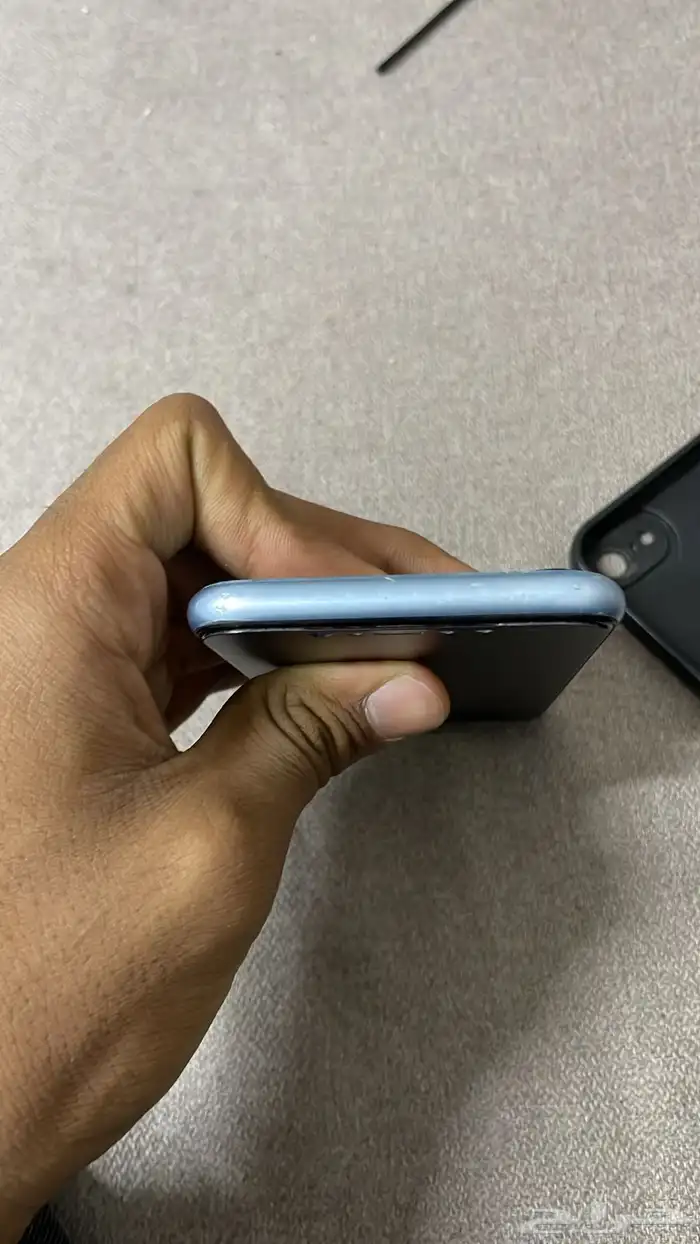 آيفون xr ازرق 4