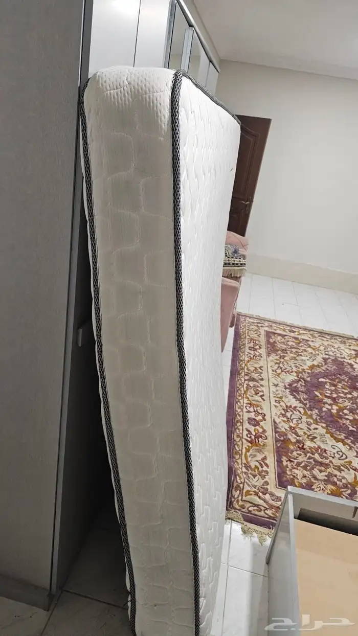 مرتبة طبية بحالة ممتازة وسرير سليم بدون كسور مقاس 180 200 2