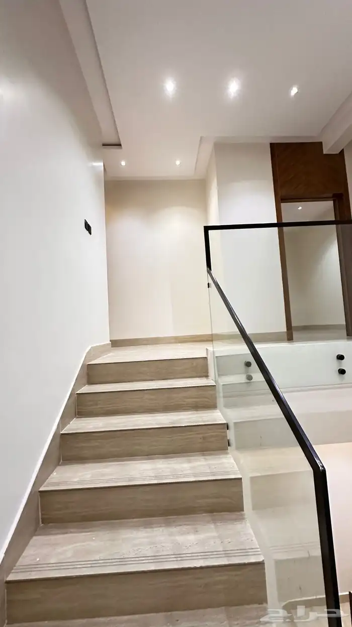 عماره للايجار في طويق 5