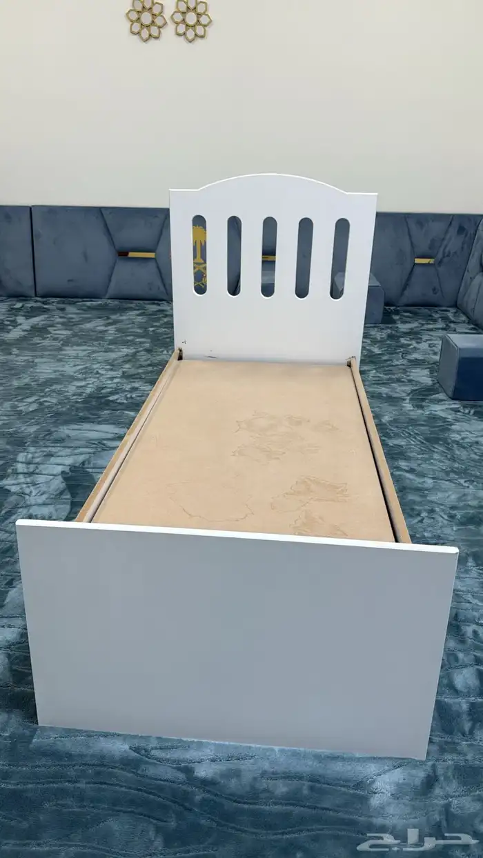 سرير للبيع 0