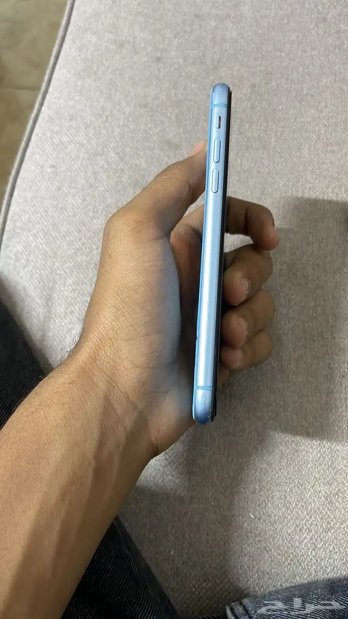 آيفون xr ازرق 7