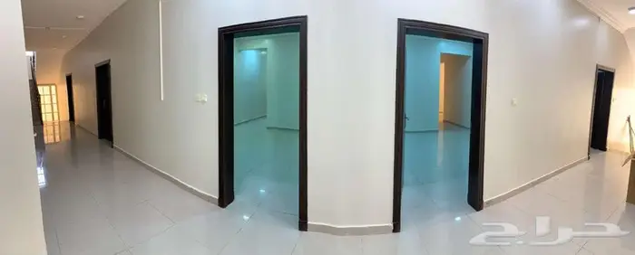 شقق عزاب غير مؤثثة شبه جديدة للإيجار في وسط محافظة النعيرية. 3