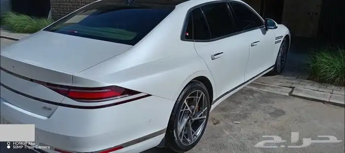 جينسس G90 رويال 2023 4