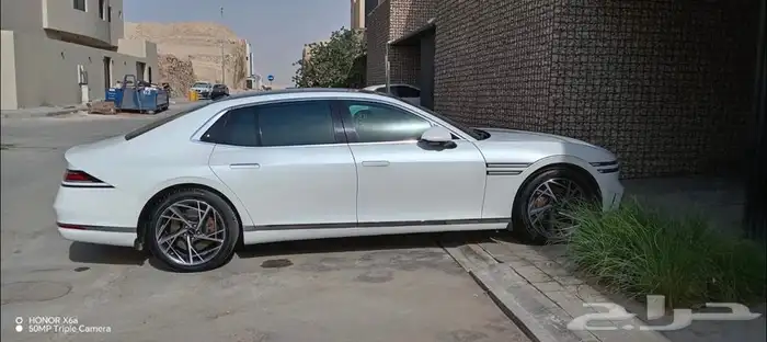 جينسس G90 رويال 2023 1