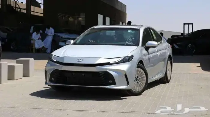 تويوتا كامري اي بلاس هايبرد 2025 فضي كاش -اقساط 5