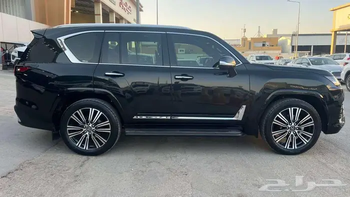 لكزس LX600 موديل 2025 - معرض خلف للسيارات 3