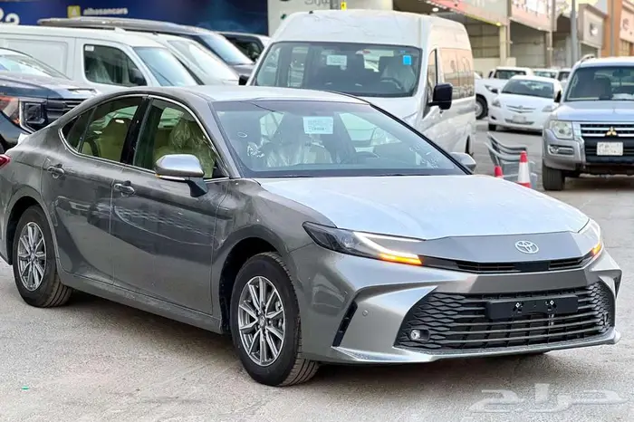 كامري E بنزين 2025 1