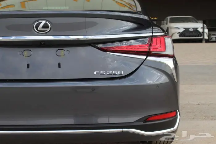 لكزس - ES250 AA -خليجي-2025-جناح-تشغيل عن بعد-ازياق جانبيه 4