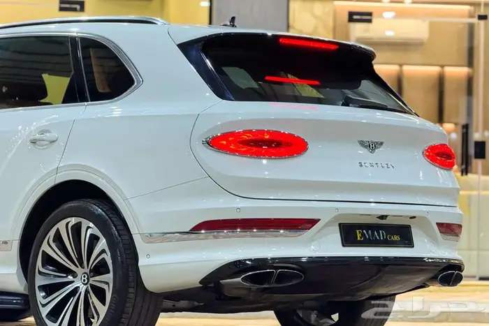 بنتلي بنتياقا V8 2021 ابيض خليجي 4