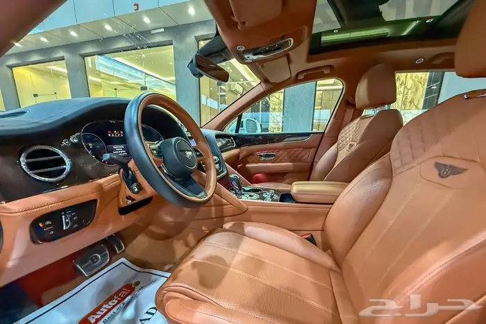 بنتلي بنتياقا V8 2021 ابيض خليجي 8