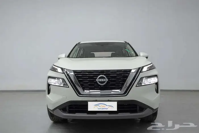 نيسان اكس تريل ستاندر 5 و 7 مقاعد موديل 2025 1
