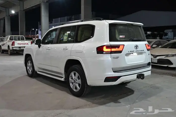 تويوتا لاندكروزر 2023 GXR-L2 ديزل سعودي 5