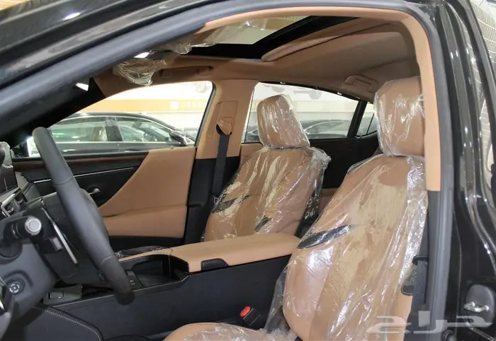 لكزس - ES300 Bh هايبرد - 2025 - نص فل - خليجي 12