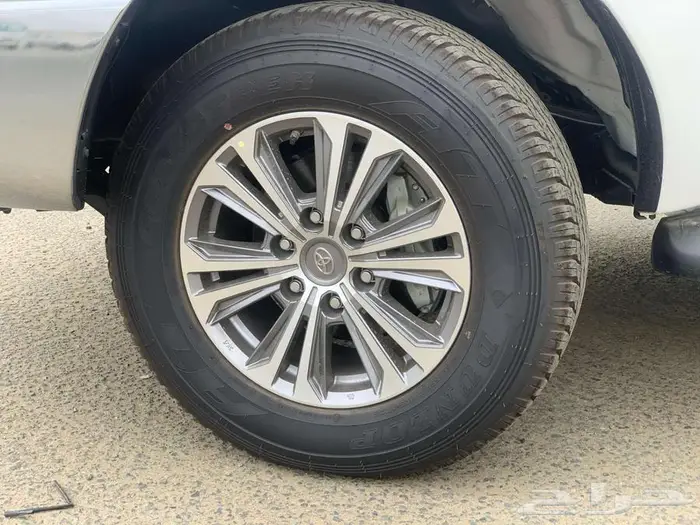 تويوتا هايلكس ديزل فل 2.8 5