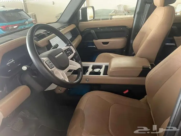 لاندروفر - ديفندر HSE V6 موديل 2025 الممشي 25 الف كم 8
