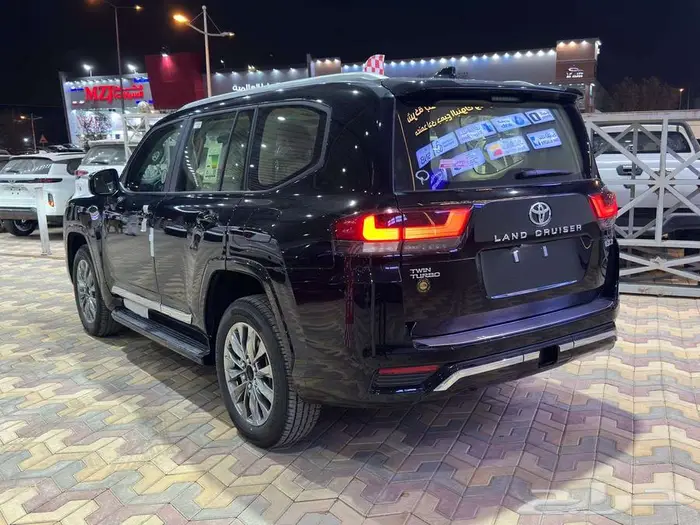 تويوتا لاندكروزر GXR L3 بنزين 2025 سعودي 4