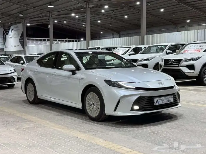 تويوتا كامري LE هايبرد 2025 2