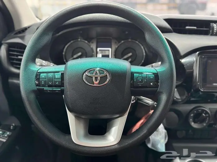 هايلوكس غمارتين GLS اتوماتيك بنزين بريمي 2025 8