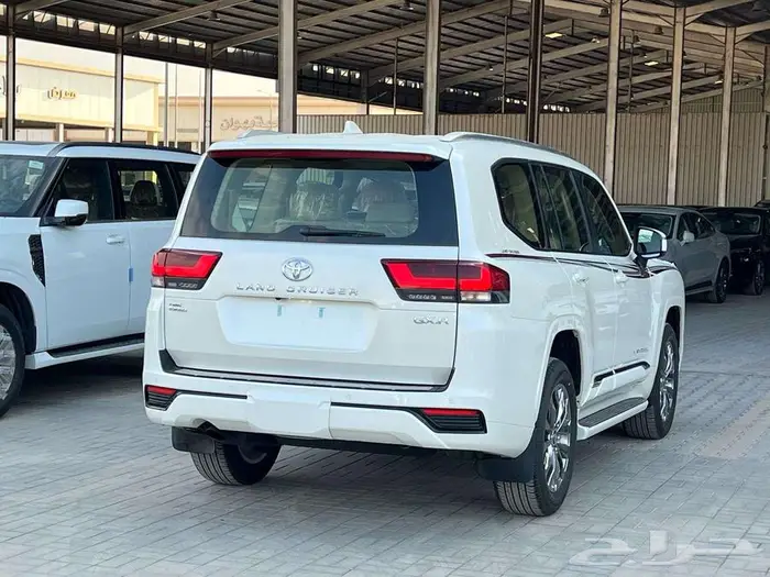 لاندكروزر GXR L4 (بريمي) فل كامل ابواب شفط 2025 كاش واقساط 2
