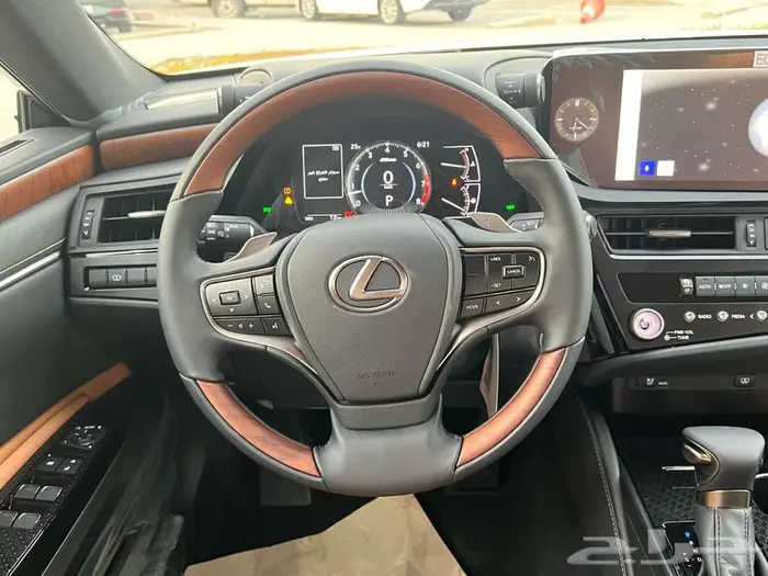 لكزس CC ES 350 نص فل بروجكتور 2025 (بريمي) كاش واقساط 12