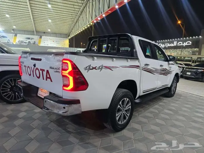 هايلوكس 2024 فل كامل ديزل اوتوماتيك 4