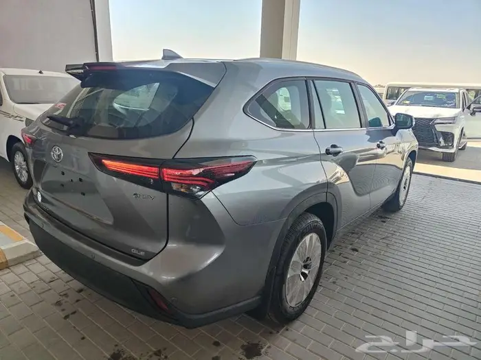 تويوتا هايلاندر GLE نص فل 2025 سعودي 14