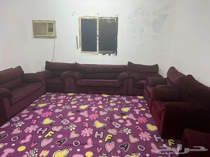طقم كنب 2 كنبة 10 كراسي مع السجادة 0