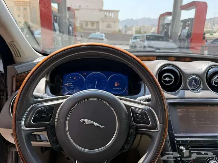 Jaguar XJL 2012 11