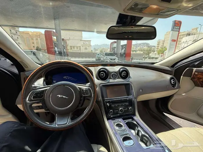 Jaguar XJL 2012 33