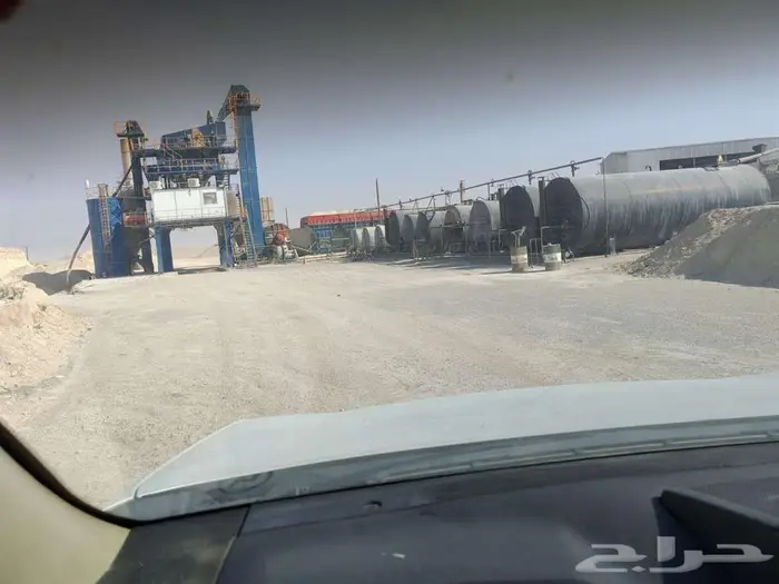 كسارة اسفلت مع طاقم العمل 13