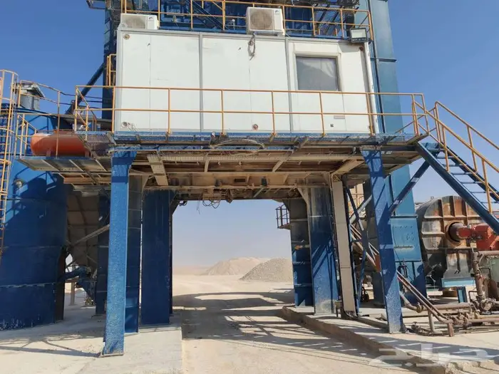 كسارة اسفلت مع طاقم العمل 8