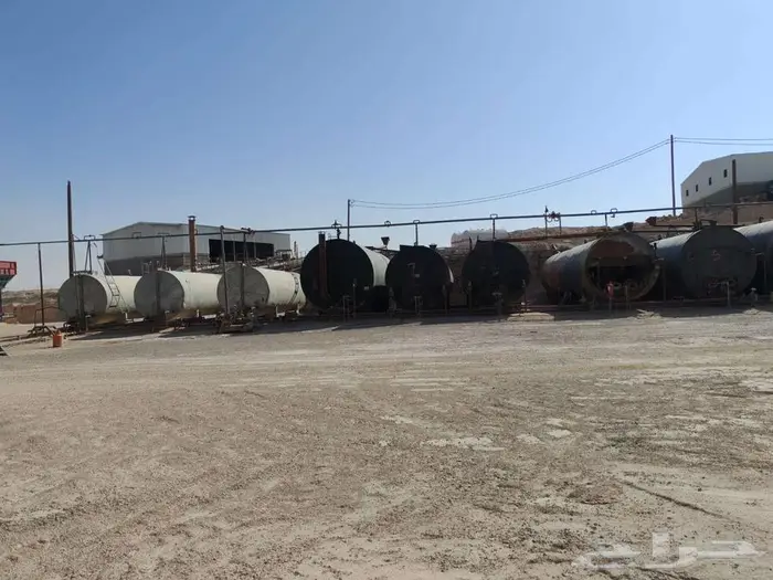 كسارة اسفلت مع طاقم العمل 15