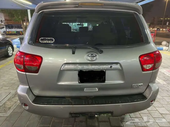 Toyota Sequoia 2011 3