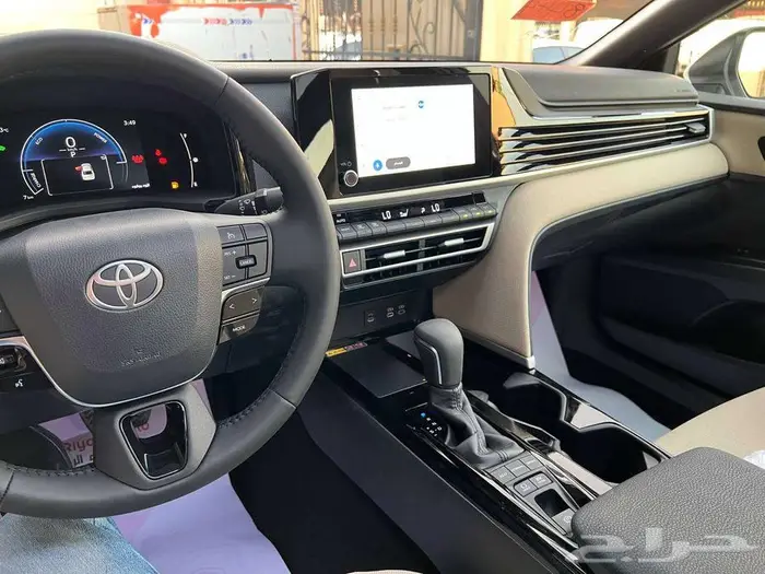 تويوتا كامري LE هايبرد 2025 متاح اقساط و كاش 8