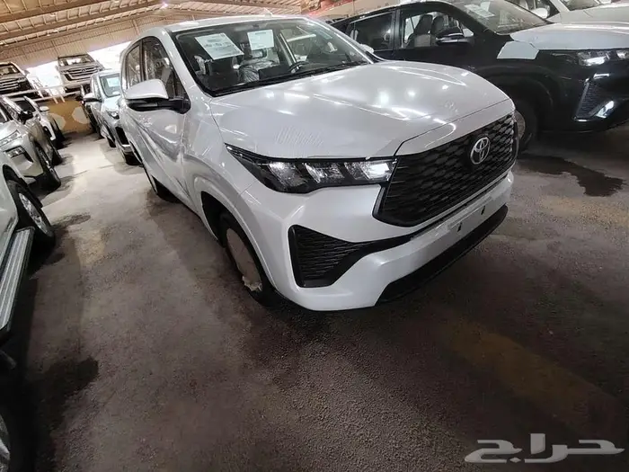 اينوفا GL موديل 2024 بنزين حبه فقط لون ابيض 9