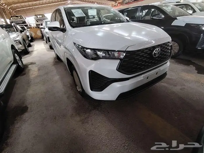 اينوفا GL موديل 2024 بنزين حبه فقط لون ابيض 10