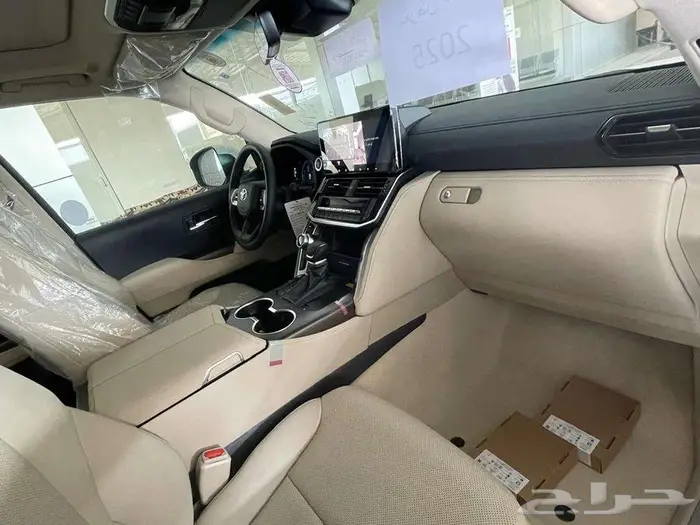 لاندكروزر GXR L4 بنزين سعودي 2025 12