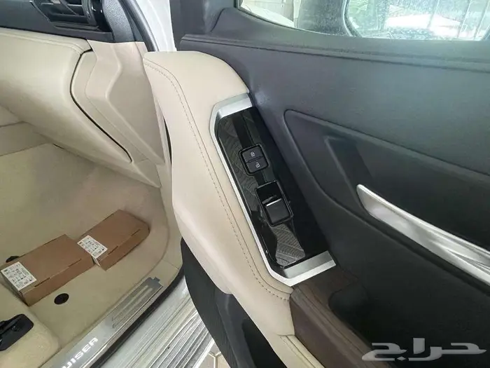 لاندكروزر GXR L4 بنزين سعودي 2025 19
