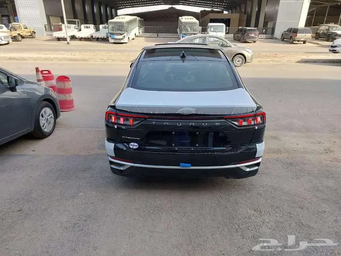فورد تورس تيتانيوم 2026 8