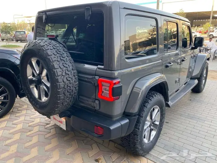 جيب رنجلر صحاري موديل 2019 عداد 76 الف كم 3