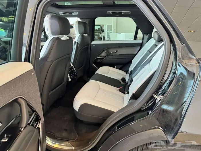 رنج روفر سبورت 2025 فل مواصفات بسعر مميز 32