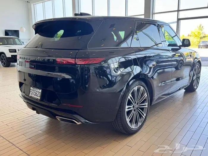 رنج روفر سبورت 2025 فل مواصفات بسعر مميز 5