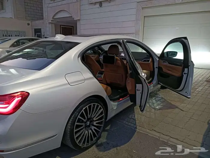 بي ام دبليو 740 LI موديل 2019 10