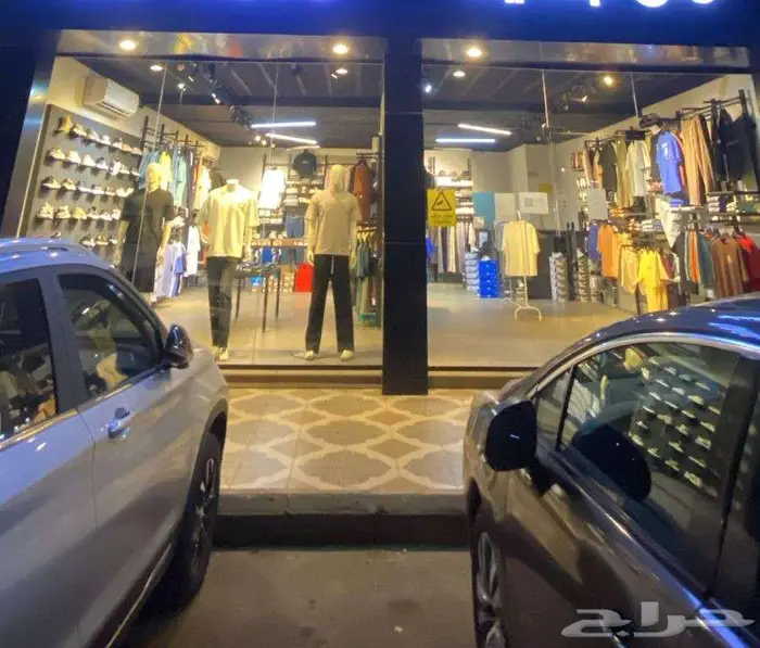 للتقبيل محل فتحتين جده حي الحمدانيه 0