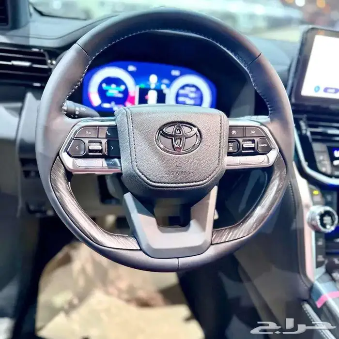 لاند كرروزر VXR بريمي 2025 4