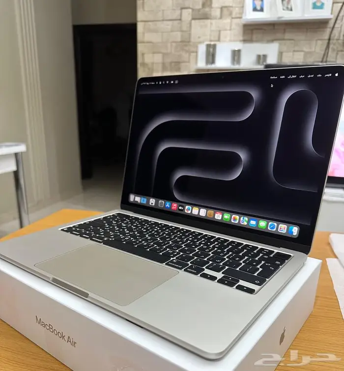 للبيع ماك بوك اير M3 نضيف اخو الجديد 0