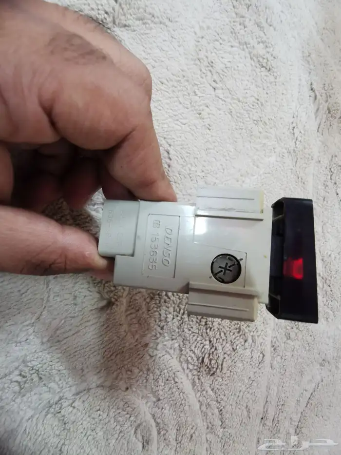 تحكم مرايه وساعه و تحكم مكيف و فلاشر كورولا 2007 فل كامل 4